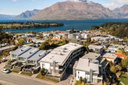 Summit View - Queenstown Central Apartment - image 24