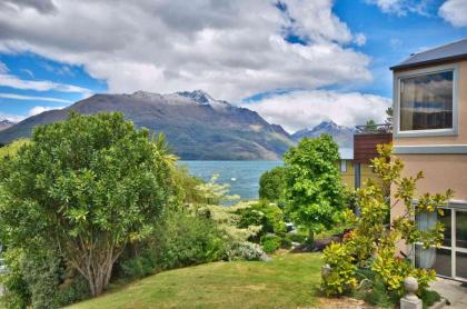 Tahuna Lakeside - 3 min walk to town - image 21