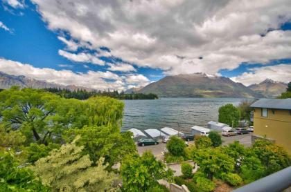 Tahuna Lakeside - 3 min walk to town - image 23
