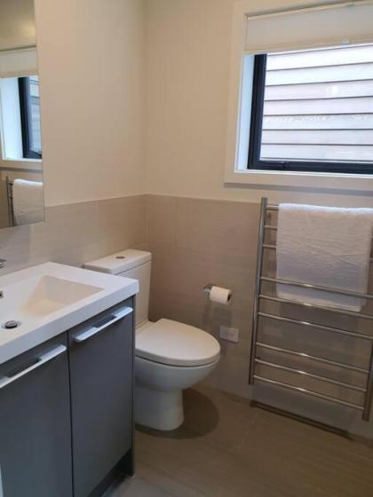 Beautiful Lake and Alpine Views - Queenstown - image 27