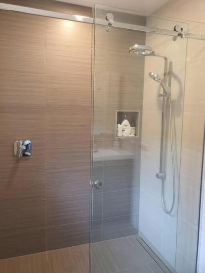 Beautiful Lake and Alpine Views - Queenstown - image 28