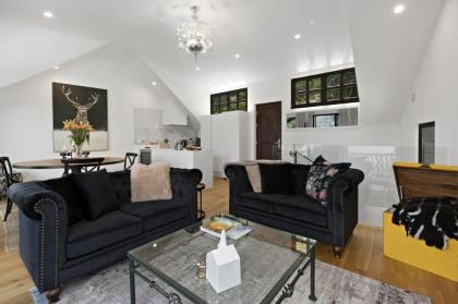 Alpine Cottage - image 26