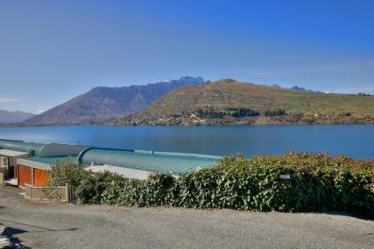 Frankton House - Queenstown Holiday Home - image 22