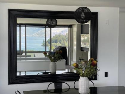 Heart of Queenstown - 5 bedroom apartment - image 16