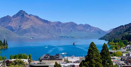 Heart of Queenstown - 5 bedroom apartment - image 17