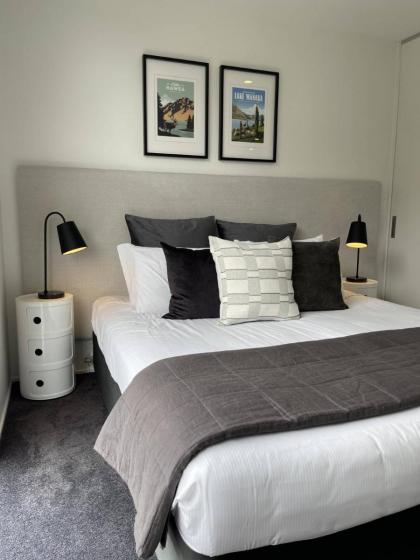 Heart of Queenstown - 5 bedroom apartment - image 20