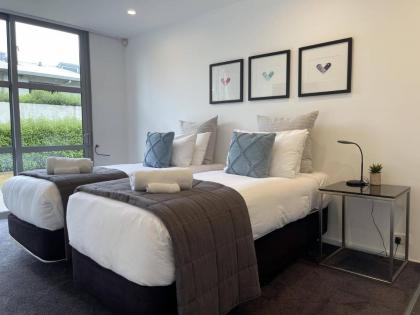Heart of Queenstown - 5 bedroom apartment - image 29