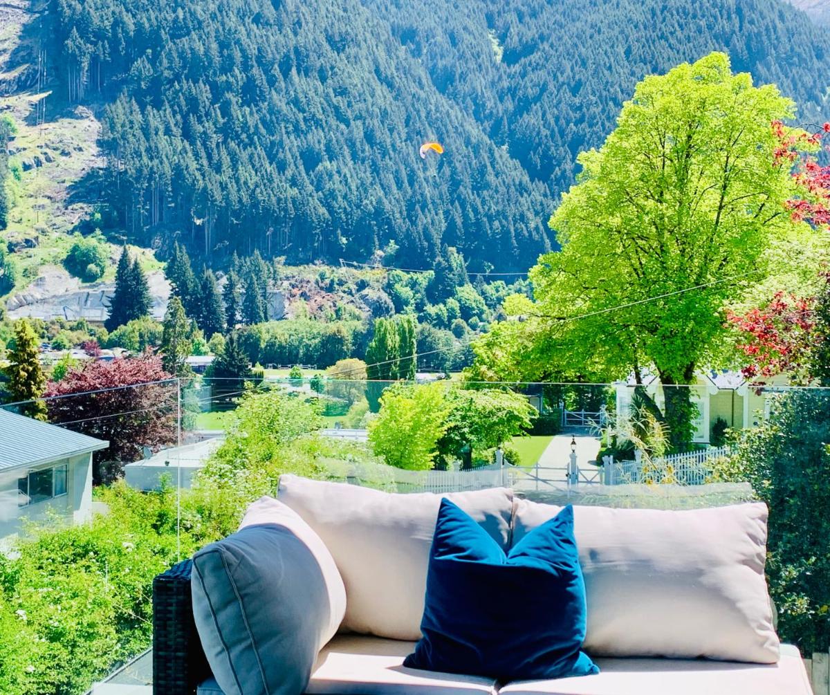 Heart of Queenstown - 5 bedroom apartment - image 7