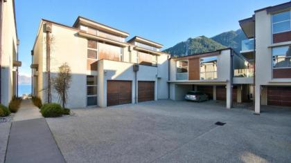 Heart of Queenstown - 5 bedroom apartment - image 8