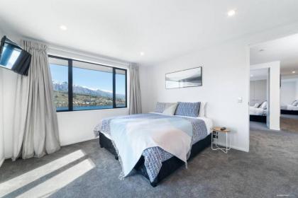 Luxury Retreat at 5 on The Hill Queenstown - image 12