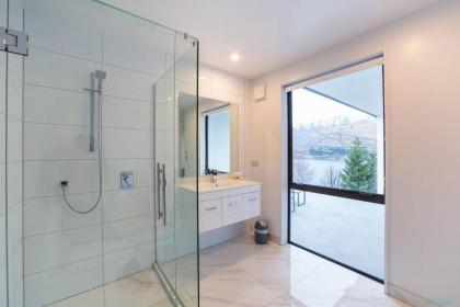 Luxury Retreat at 5 on The Hill Queenstown - image 14