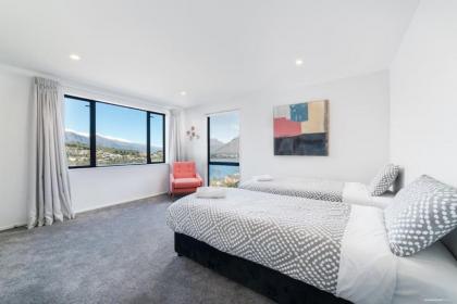 Luxury Retreat at 5 on The Hill Queenstown - image 19