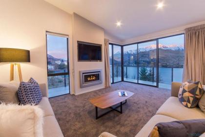 Luxury Retreat at 5 on The Hill Queenstown - image 2