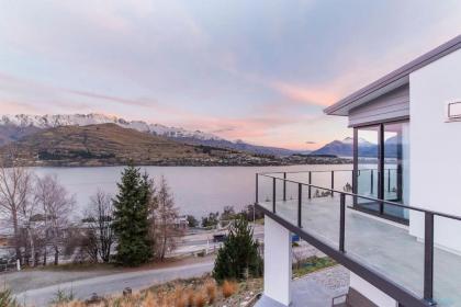 Luxury Retreat at 5 on The Hill Queenstown - image 23