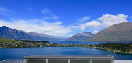 Spectacular Panoramic 5Bedroom Lakeview - image 26