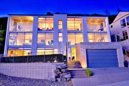 Spectacular Panoramic 5Bedroom Lakeview - image 28