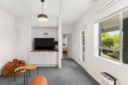 Fernhill Escape Entire Home - image 25