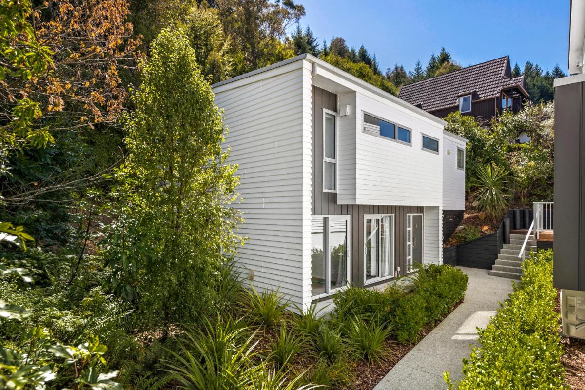 Leisurely on Lomond - Queenstown Holiday Home - main image