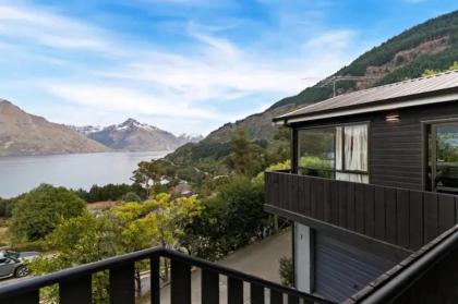 The Alpine - Queenstown Holiday Home - image 21