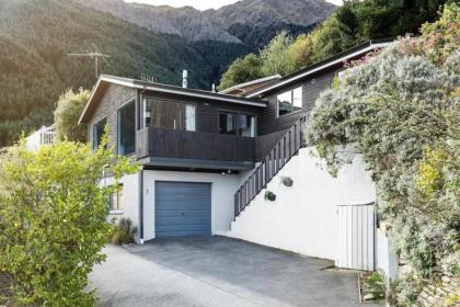 The Alpine - Queenstown Holiday Home - image 24