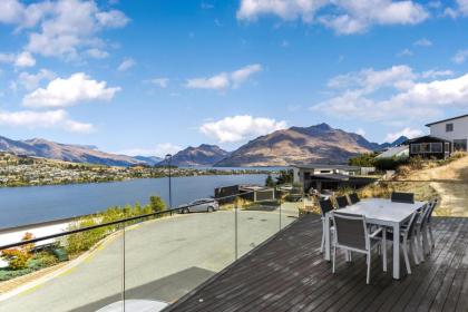 High Rise Views Luxury Retreat - image 12