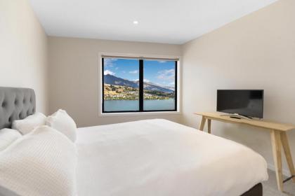 High Rise Views Luxury Retreat - image 8
