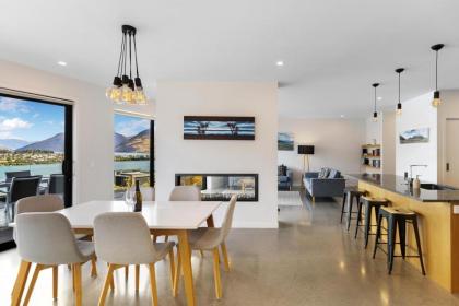 High Rise Views Luxury Retreat - image 9
