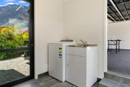 Pioneer Court - image 23