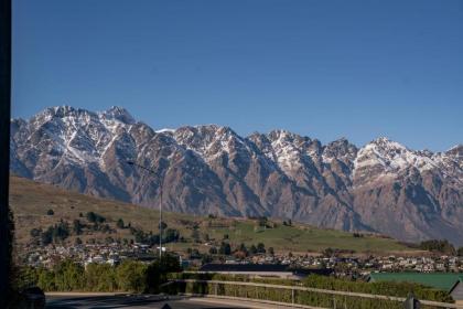 Alpine Vista Retreat - image 21
