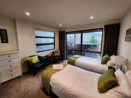 Queenstown Getaway with Stunning Alpine Views - image 10