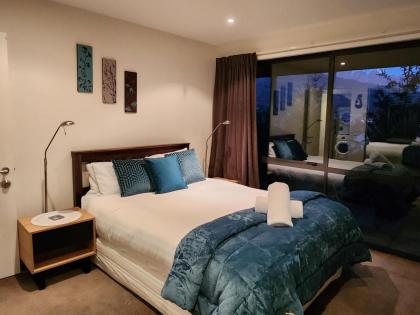 Queenstown Getaway with Stunning Alpine Views - image 22