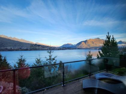 Queenstown Getaway with Stunning Alpine Views - image 23