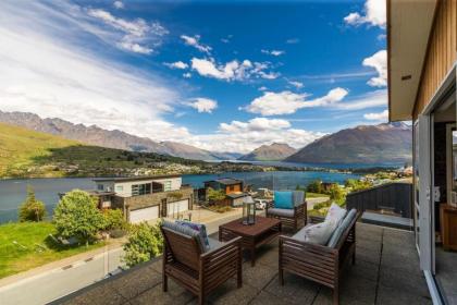 Unbeatable LakeView Stylish Home - image 29
