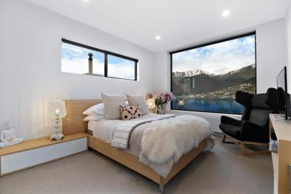 Modern Muse - image 22