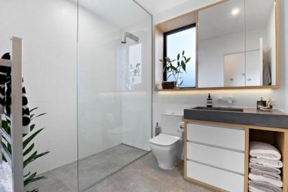 Modern Muse - image 24