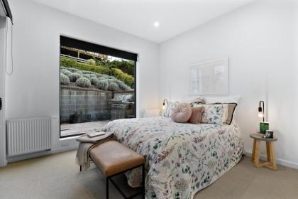 Modern Muse - image 25