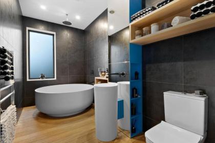 Modern Muse - image 26