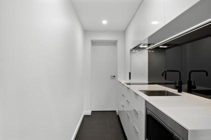 Modern Muse - image 29