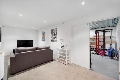 Vanda Heights - image 26