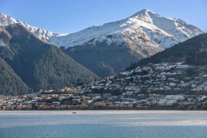 Lakeside Escape - image 26