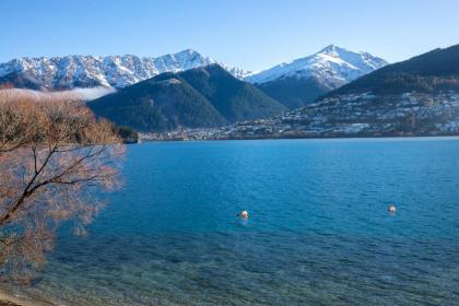 Lakeside Escape - image 28