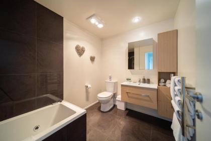 Top of the Lake - Queenstown Holiday Homes - image 14