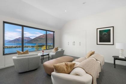 Queenstown Opulence - image 21