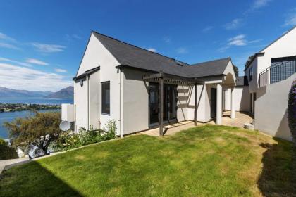 Queenstown Opulence - image 22