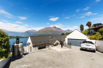 Queenstown Opulence - image 25