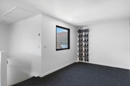 Queenstown Opulence - image 27