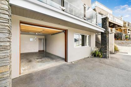 Vailmont Villa Central Queenstown - image 26
