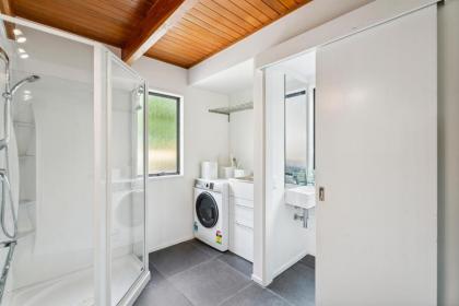 Albertines - Queenstown Holiday Home - image 23